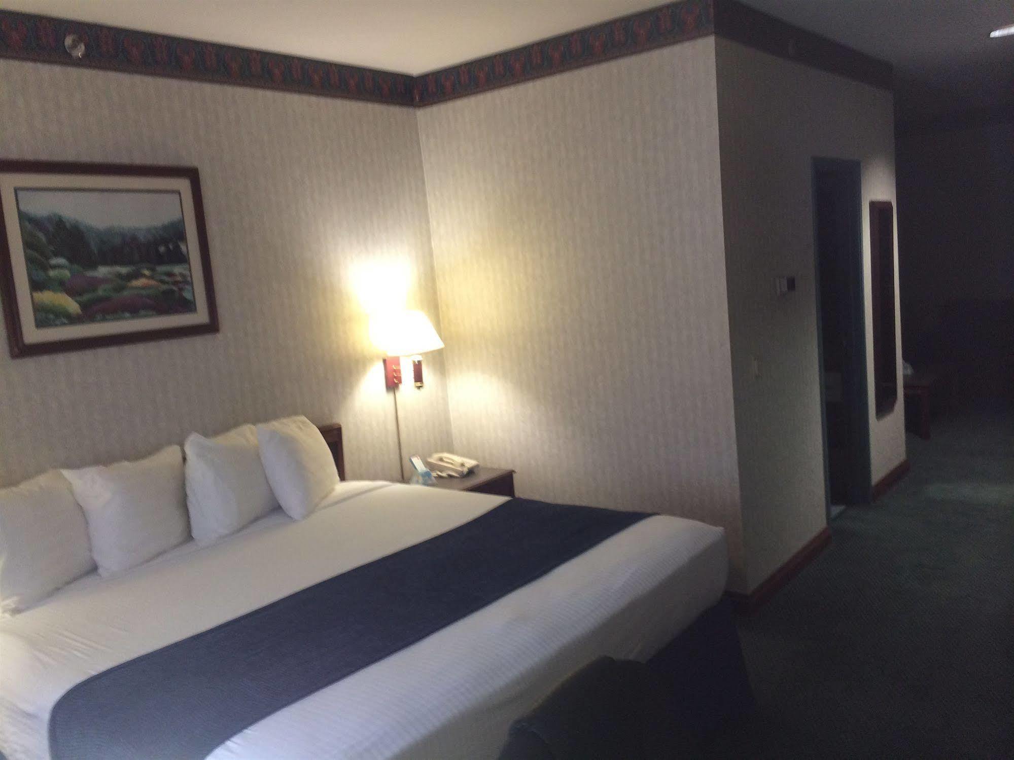 Best Western Elkhart Inn & Suites Exterior foto